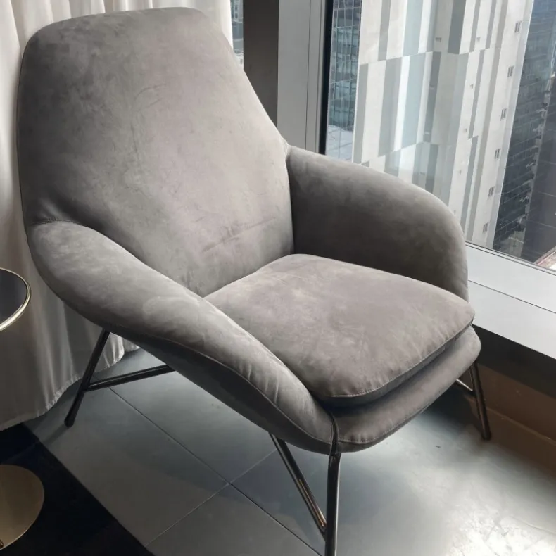 DE-DE Lounge Chair | Stock