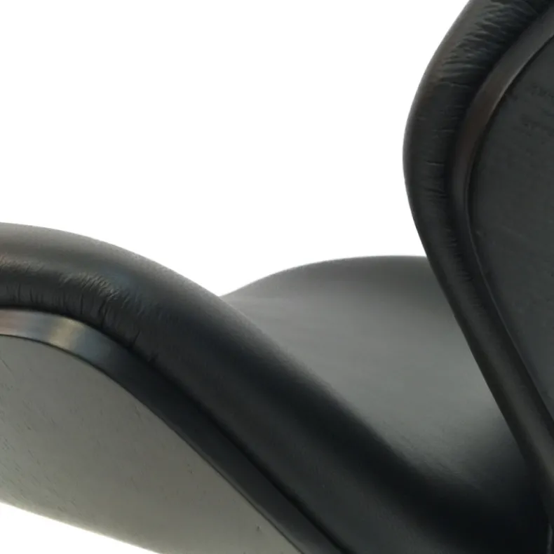 DEH-DEH Chair | Stock